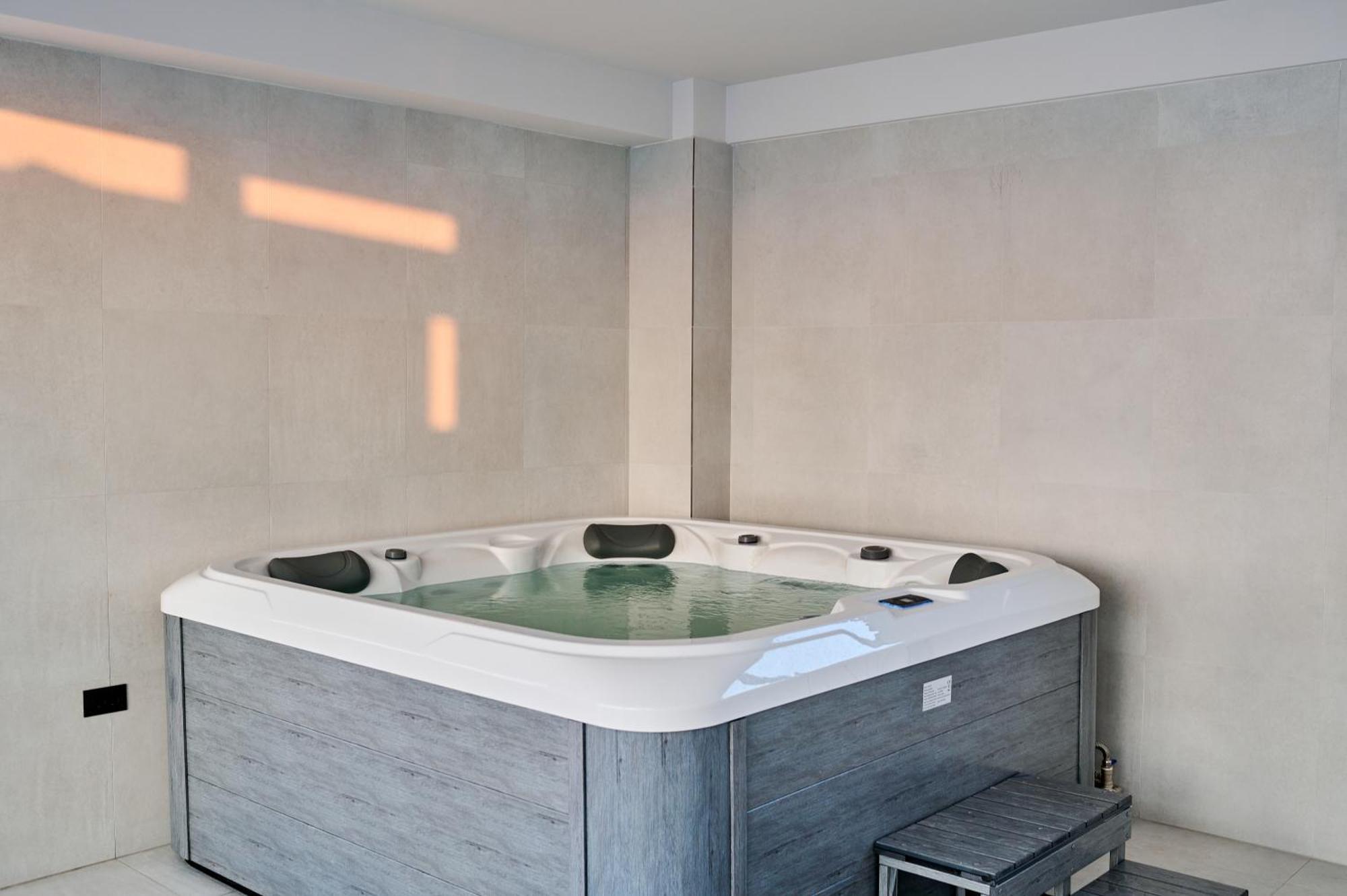 Arrogance Queen Studio - Infinity Pool & Spa Navodari Luaran gambar